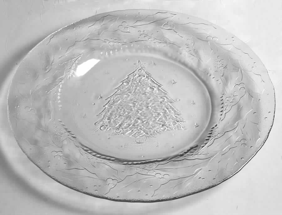 Holly Tree Dinner Plate by Arcoroc-1