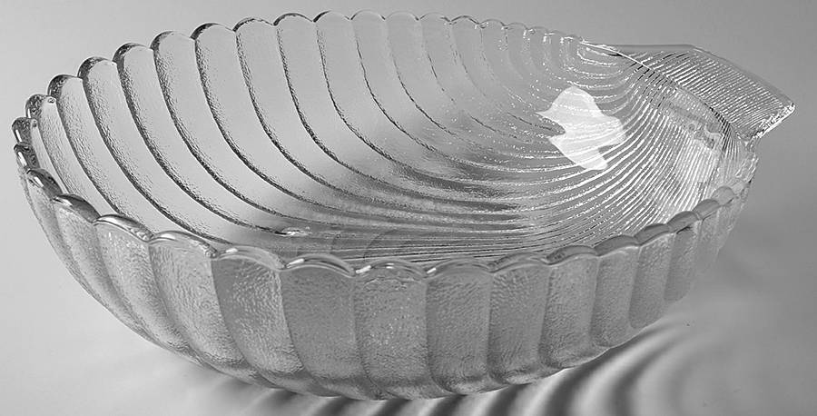 Shell 11" Salad Bowl by Anchor Hocking-1