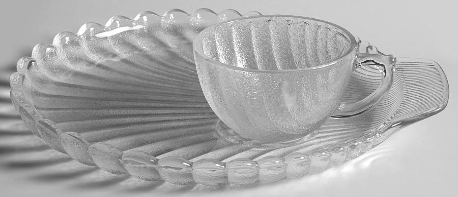 Shell Snack Plate & Punch/Snack Cup Set by Anchor Hocking-1