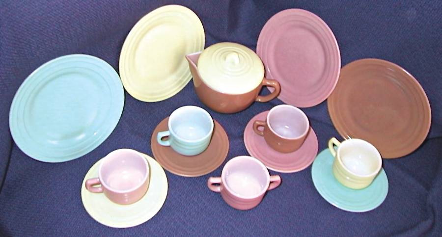 Moderntone Little Hostess Tan Child's Teapot & Lid by Hazel-Atlas-1