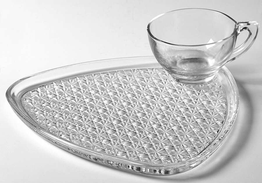 Triangle Clear Snack Plate & Cup Set by Anchor Hocking-1