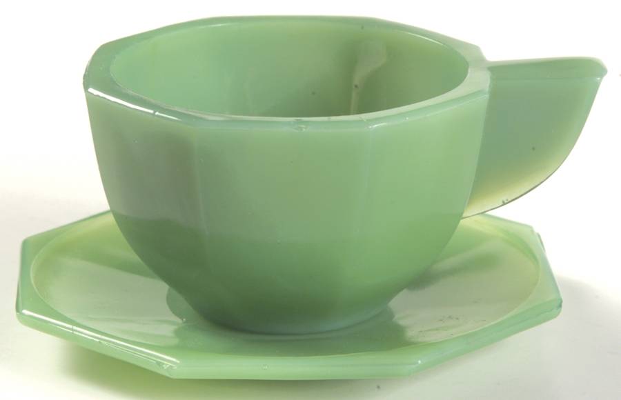Octagonal Green Child's Cup & Saucer Set by Akro Agate-1