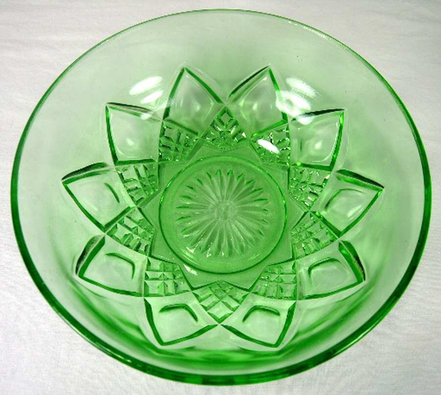 Diamond Arches Green 9" Round Bowl by Hazel-Atlas-1