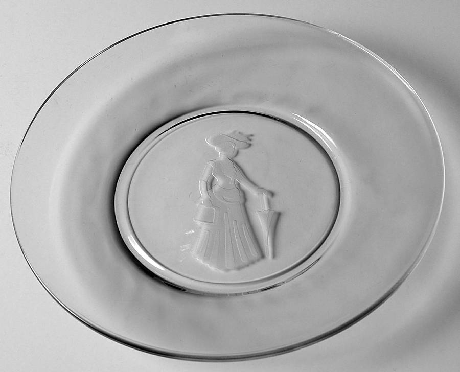 Christmas Gift Luncheon Plate by Avon-1