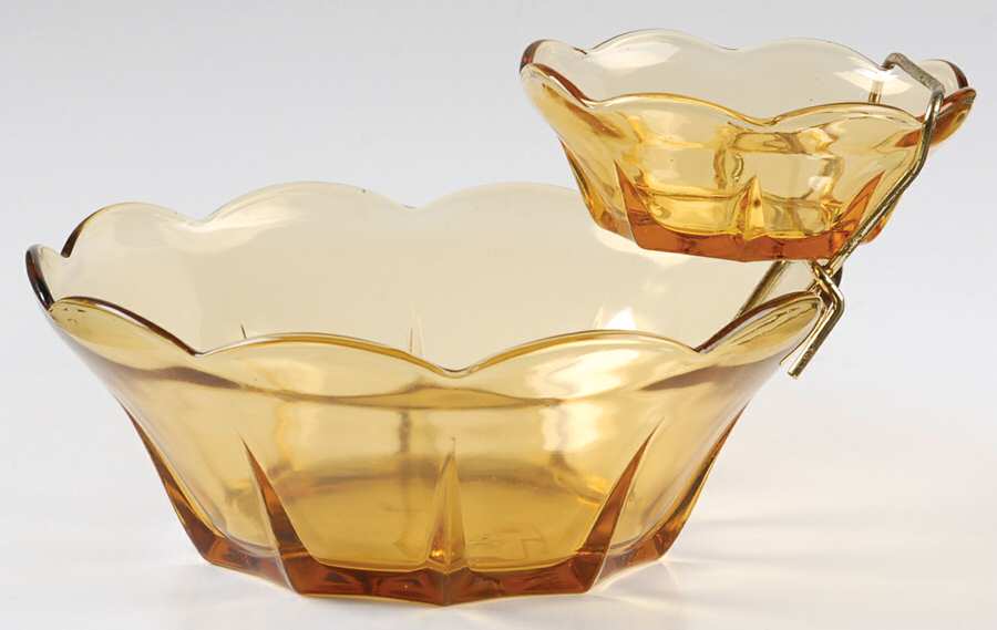 Swedish Modern Amber Chip & Dip Dessert Set with Metal Handle by Anchor Hocking-1