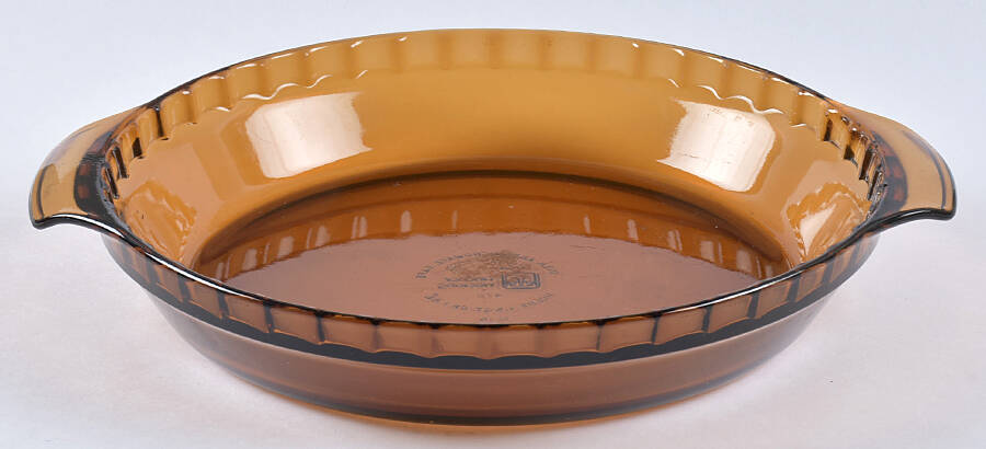 Harvest Amber 10" Pie Plate by Anchor Hocking-1