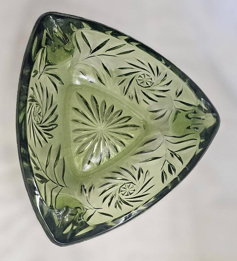 6045 Green Ashtray by Hazel-Atlas-1