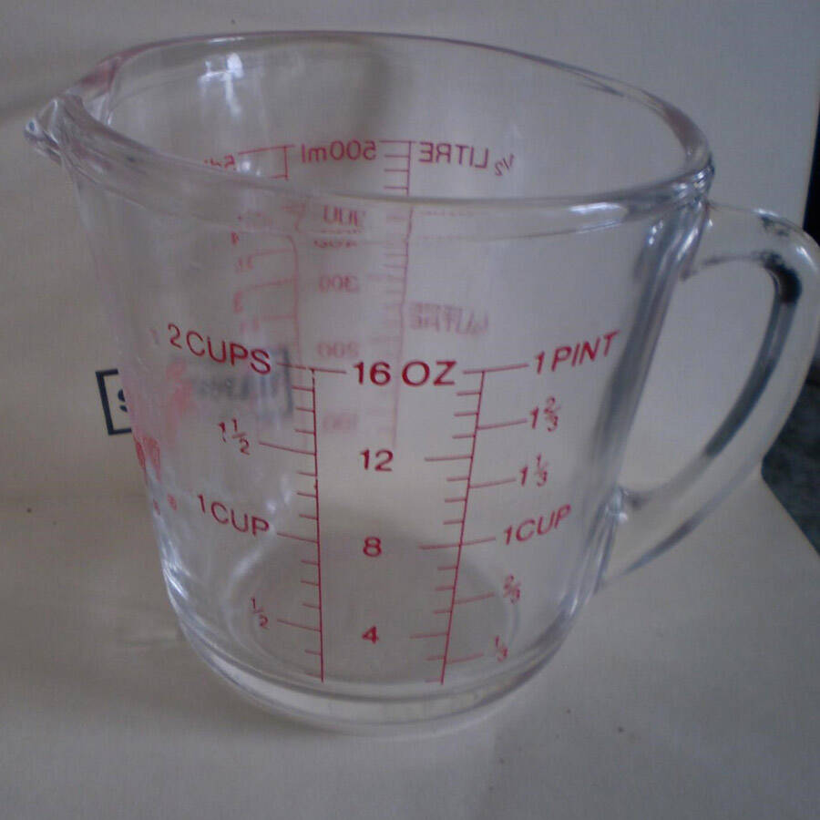 Crystal Clear 1 Pint Measuring Cup by Anchor Hocking-1