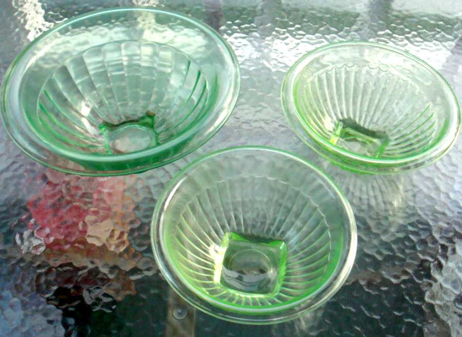 ATC14 Green 9" Mixing Bowl by Hazel-Atlas-1