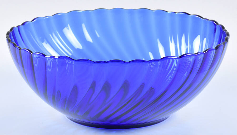 Torsade Saphir 9" Round Bowl by Arcoroc-1