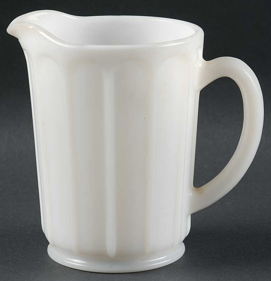 Kitchenware Platonite 18 Oz Pitcher by Hazel-Atlas-1