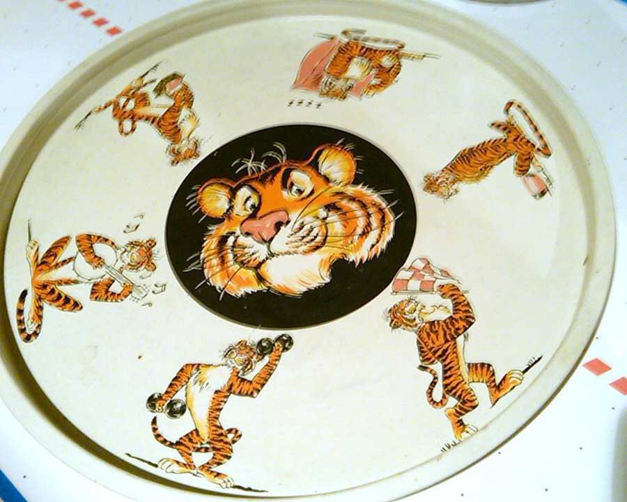 Esso Tiger (Exxon) 13" Metal Round Tray by Anchor Hocking-1