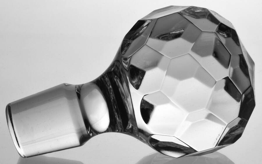 Viana Stopper for Decanter by Atlantis-1