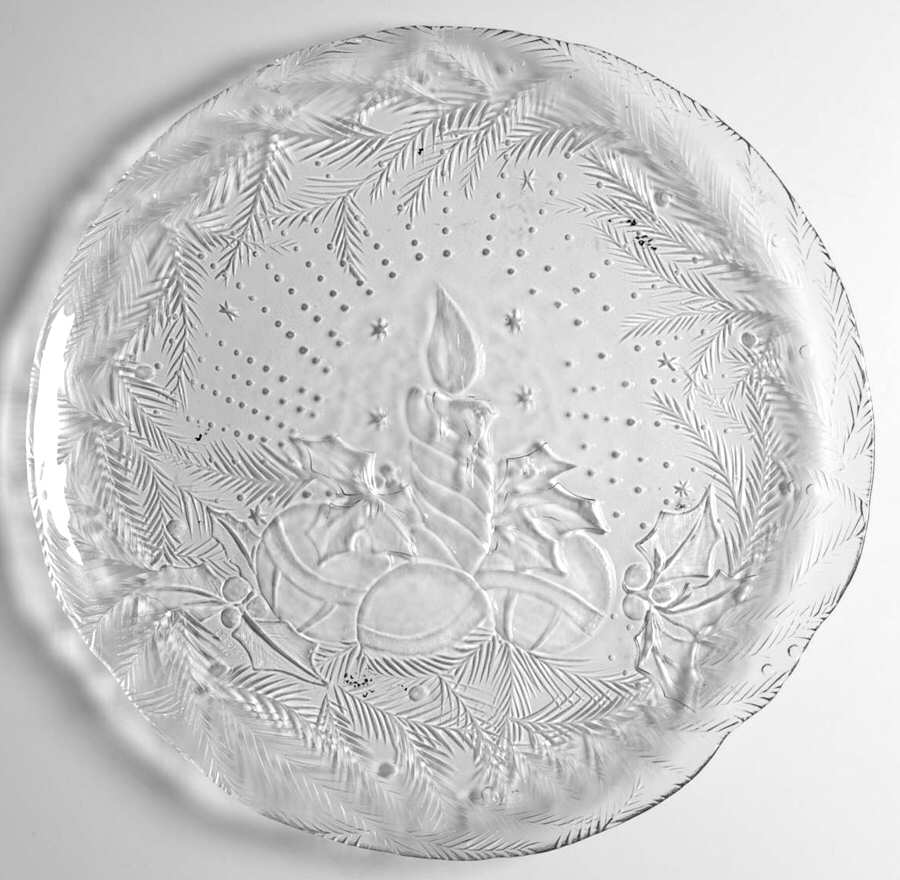 Holiday Tradition 13" Round Platter by Arcoroc-1