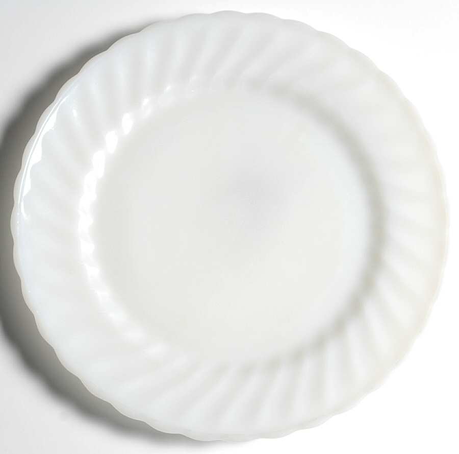 Shell Milk White (Scalloped Edge) Dinner Plate by Anchor Hocking-1