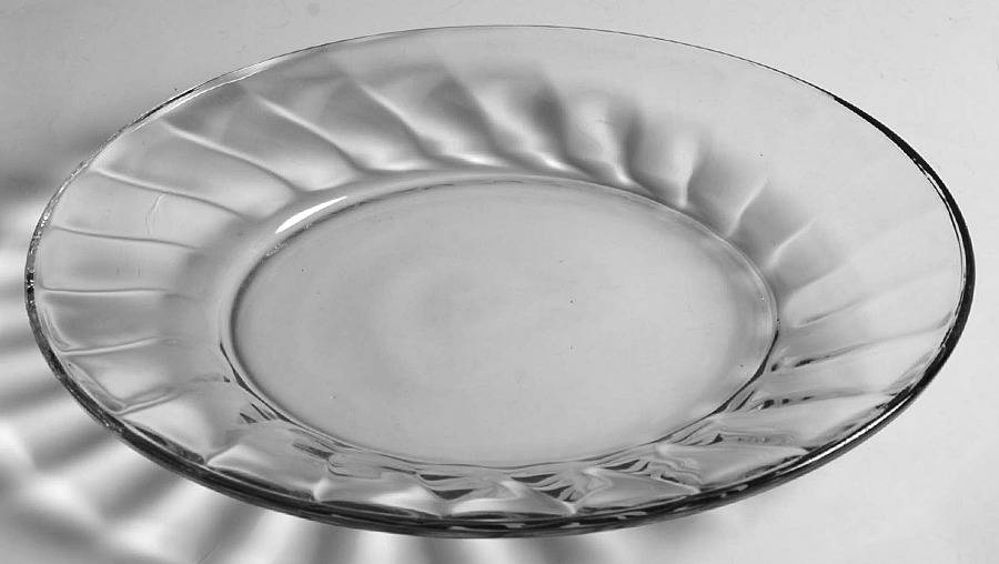 Victoria Dinner Plate by Anchor Hocking-1