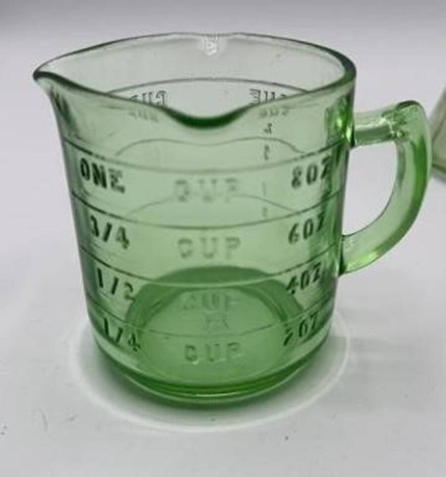 Kellogg's Green 1 Cup Measuring Cup by Hazel-Atlas-1