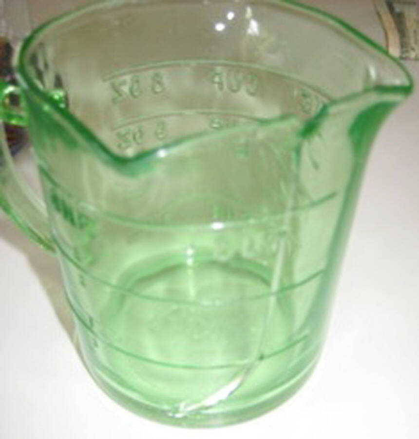 Kellogg's Green 1 Cup Measuring Cup by Hazel-Atlas-1