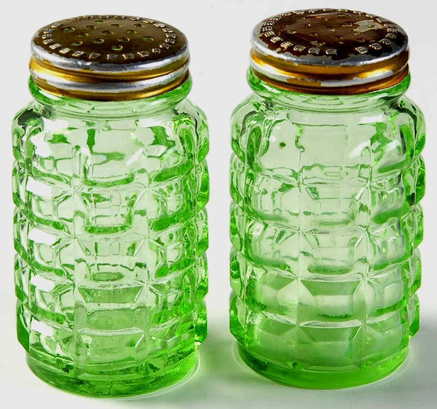 30 Green Shaker Set w/Metal Lids by Hazel-Atlas-1