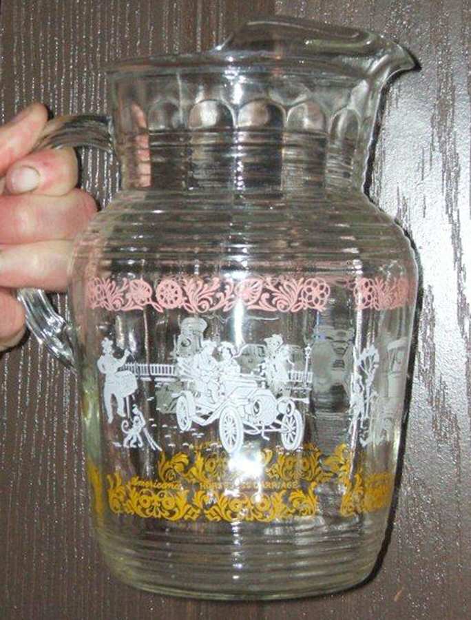 Buggies & Horseless Carriage 80 Oz Pitcher by Hazel-Atlas-1