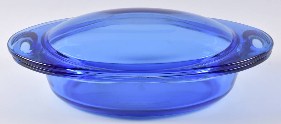 Premium Cobalt Blue Oval Covered Casserole 2 Quart by Anchor Hocking-1