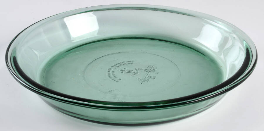 Oven Basics Green Deep Pie Dish by Anchor Hocking-1