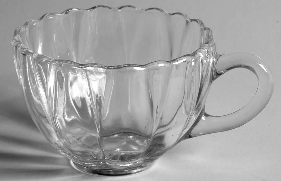 Daisy (#487) Punch Cup by Hazel-Atlas-1
