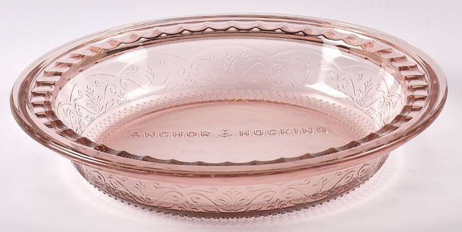 Laurel Embossed Rosewater 9'' Pie Plate by Anchor Hocking-1