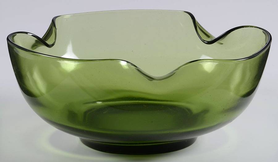 Accent Modern Avocado Green 9" Salad/Fruit/Dessert/Chip Serving Bowl by Anchor Hocking-1