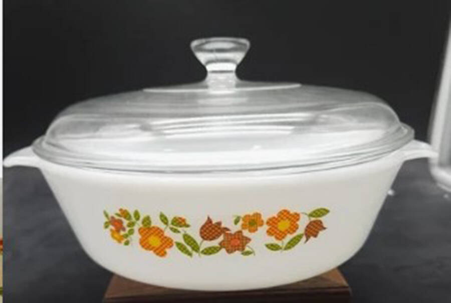 Gingham Flowers 1.5 Quart Round Covered Casserole by Anchor Hocking-1