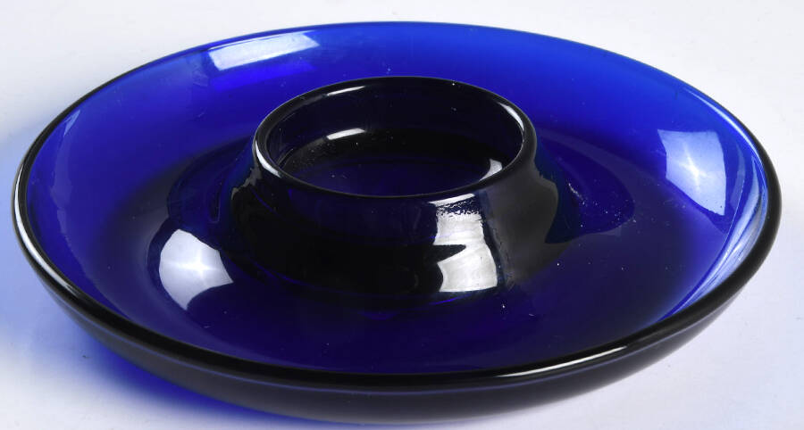 Rondo Sapphire Footed Egg Cup by Bormioli Rocco-1