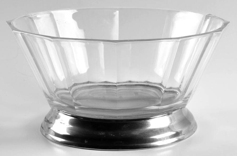 Oxford 9" Footed Bowl by Bormioli Rocco-1