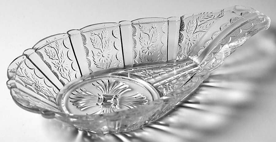 Paneled Daisy Clear Open Spooner by Bryce-1