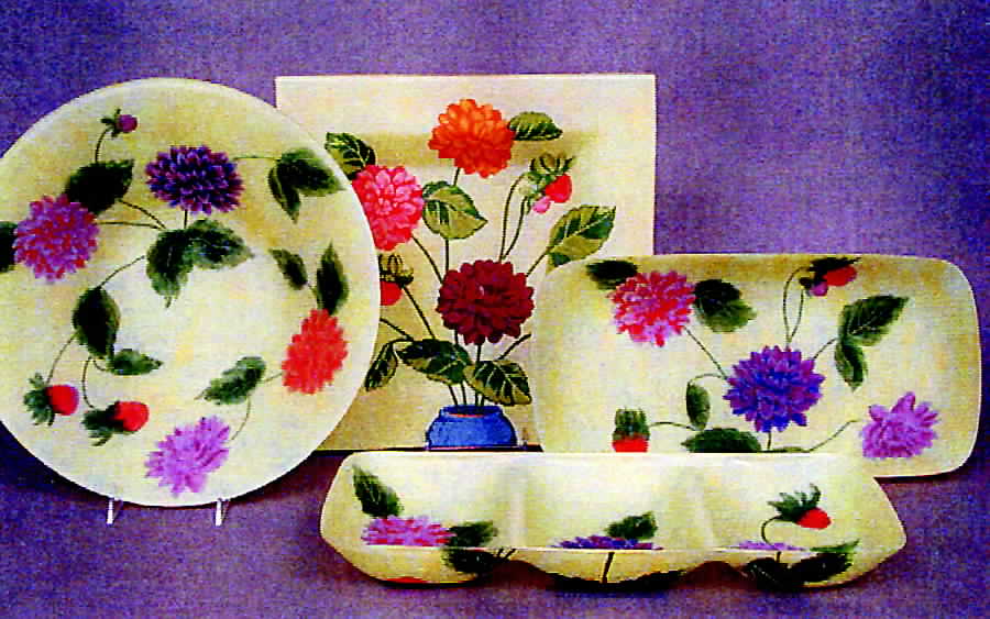 Dahlia (Frosted Glass) Chop Plate by Block-1