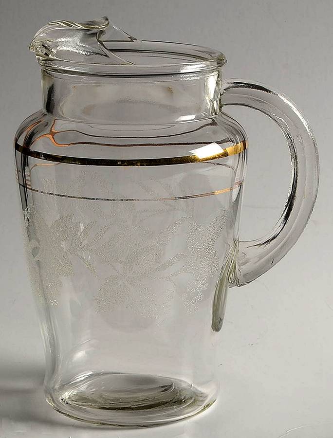 Decoration 806 Clear (Gold Trim) 32 Oz Ice Lip Pitcher by Bartlett Collins-1