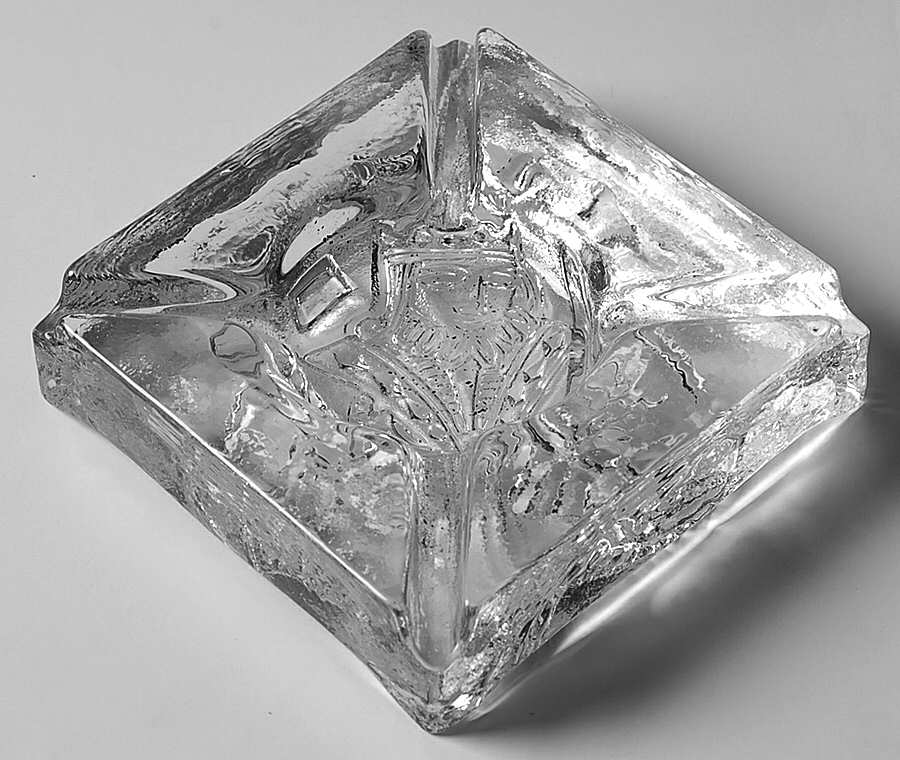 Animals & Figurines Diamond Ashtray by Blenko-1