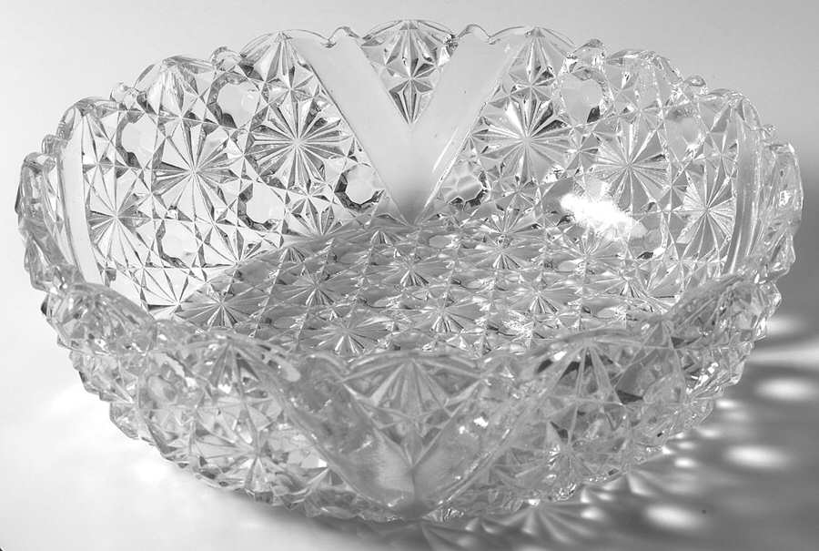 Daisy and Button Clear 9" Round Bowl by Beatty-1