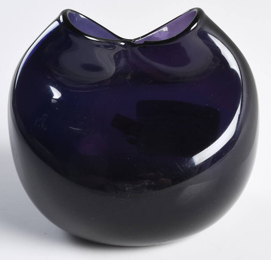 Vases #39 4'' Pinched Ivy Vase by Blenko-1