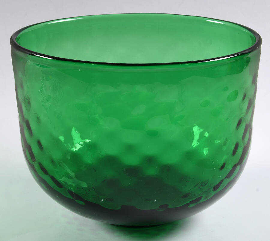 Bowls & Centerpieces #2512 8" Diamond Optic Bowl by Blenko-1