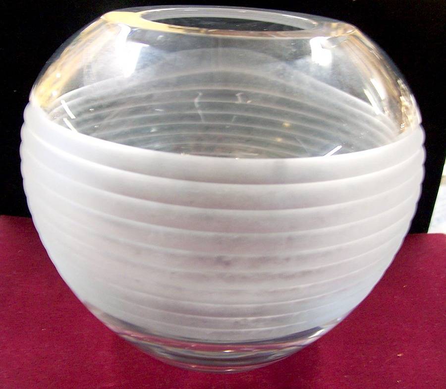 Boule 7" Rose Bowl by Baccarat-1