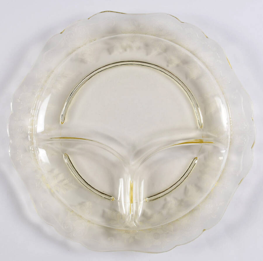 Apple Blossom Yellow (Stem 3130) 3400 Grill Plate by Cambridge-1