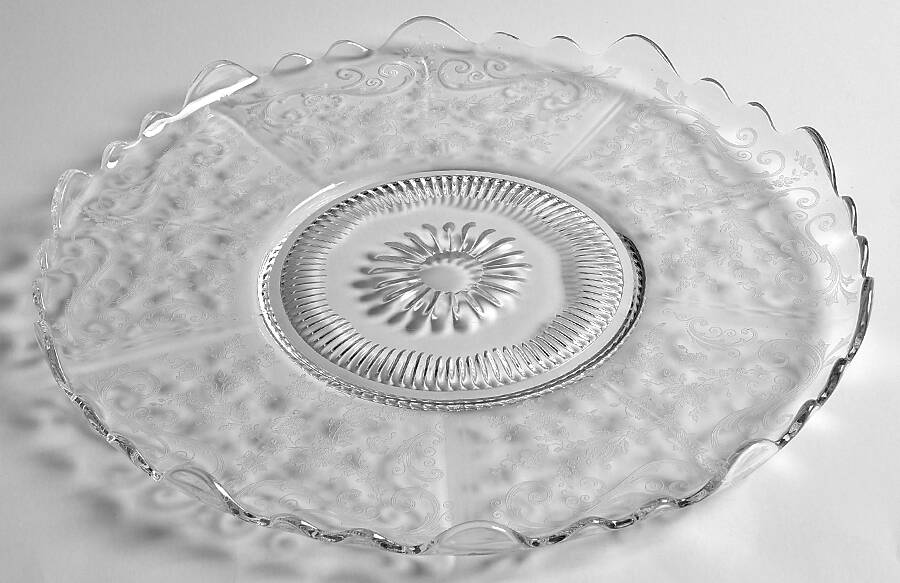 Chantilly Martha/166 14" Cupped Cabaret Plate by Cambridge-1