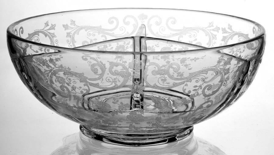 Chantilly 3-Section Divided Bowl by Cambridge-1