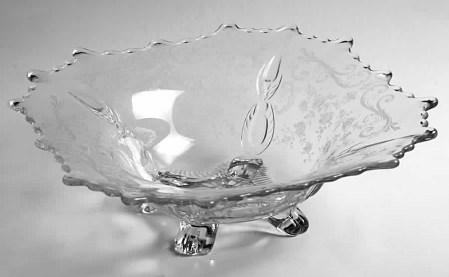 Chantilly Martha/445 12" 4 Toed Flared Bowl by Cambridge-1