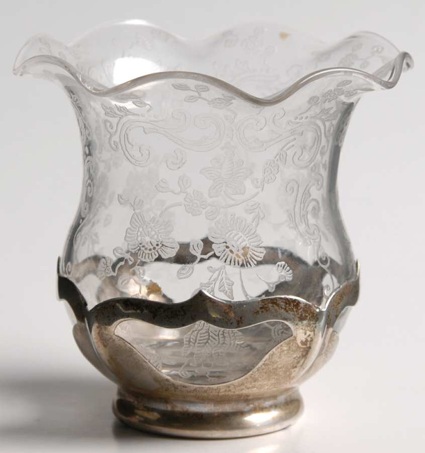 Chantilly Footed Cigarette Urn by Cambridge-1
