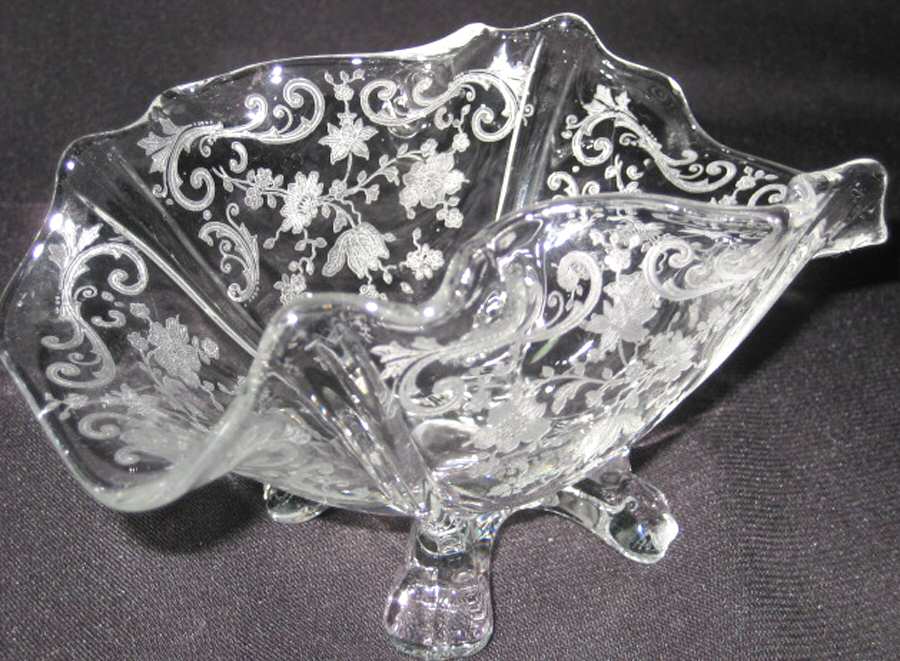 Chantilly 3400/201 Fan Shape 4-Toed Bon Bon by Cambridge-1
