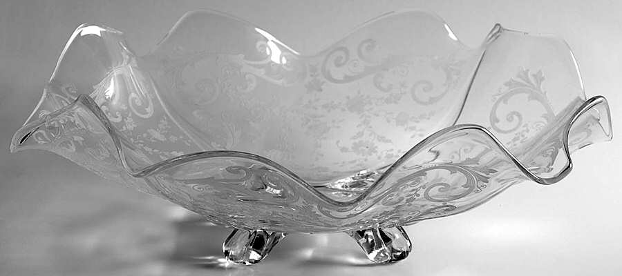 Chantilly 3400 13" 4 Toed Fancy Edge Bowl by Cambridge-1