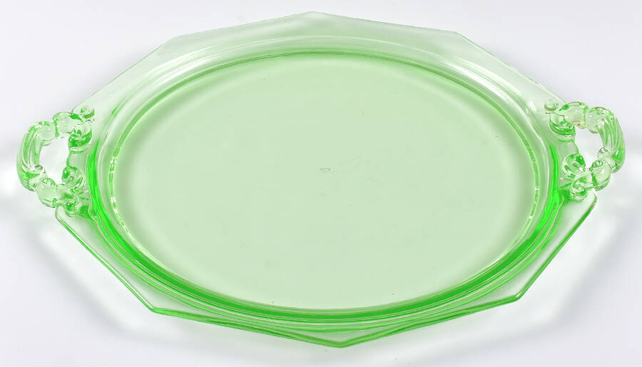 Decagon Green (Light Emerald) 14" Handled Tray by Cambridge-1