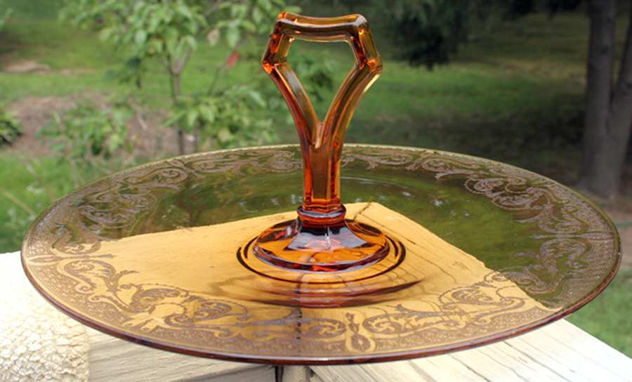 Etch 520 Amber (Stem 3060) Center Handle Tray by Cambridge-1