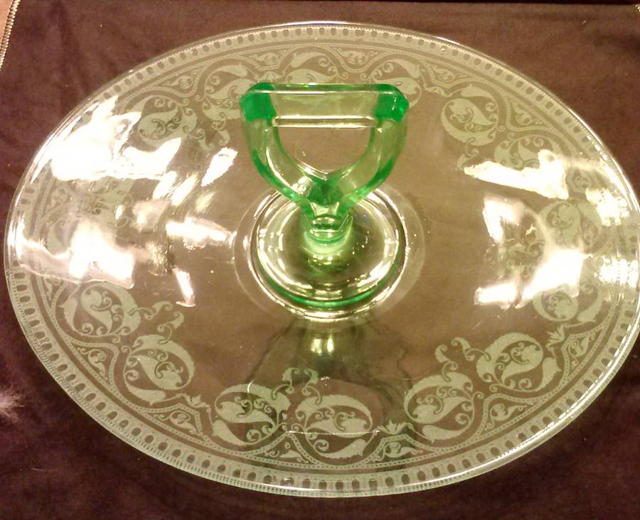 Etch 520 Green (Stem 3060) Center Handle Tray by Cambridge-1